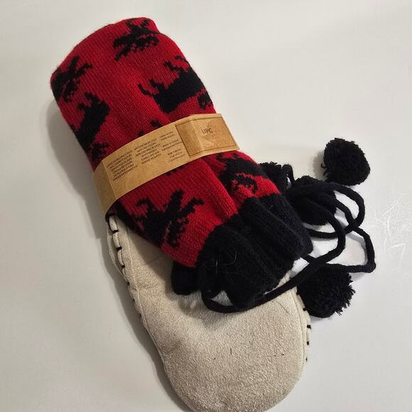 NWT MUK LUKS Women's Red Black "Reindeer" Moose SLIPPER SOCKS Size L/XL 7-9 - Picture 3 of 4